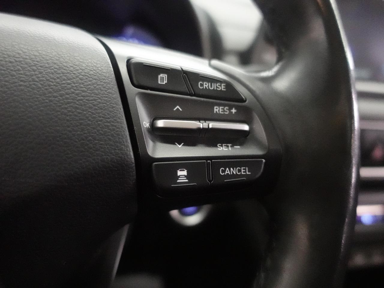 2021 Hyundai KONA ULTIMATE | AWD | Nav | Leather | Sunroof | CarPlay