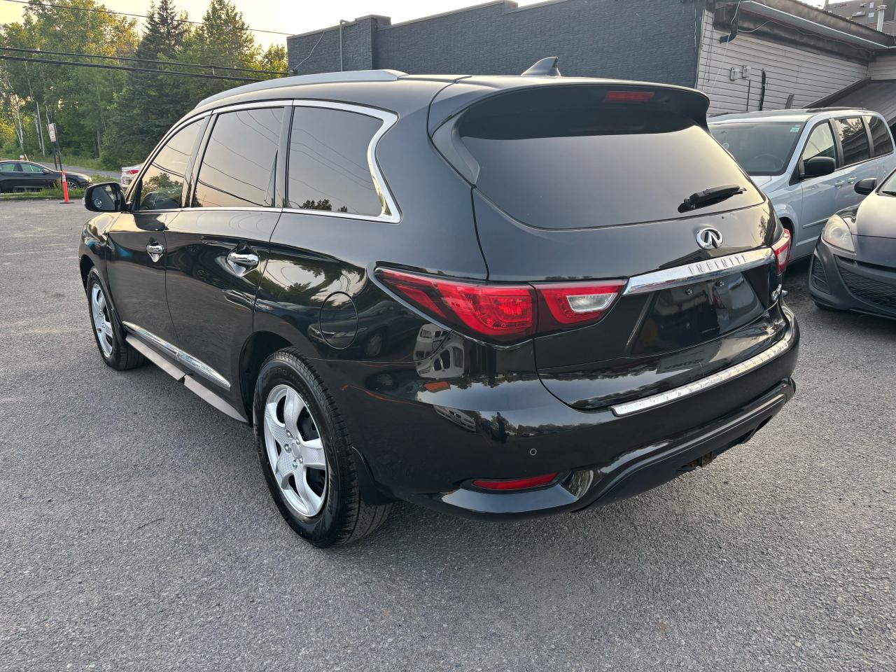 2017 Infiniti QX60  - Photo #7