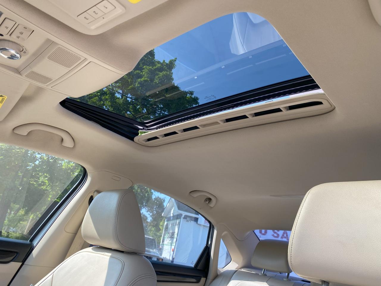 2013 Volkswagen Passat Diesel/Highline/Automatic DSG/Leather/Roof/Navi - Photo #16