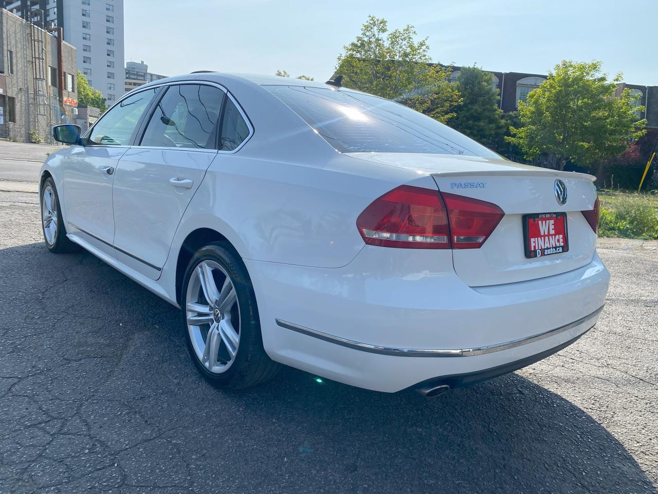 2013 Volkswagen Passat Diesel/Highline/Automatic DSG/Leather/Roof/Navi - Photo #8