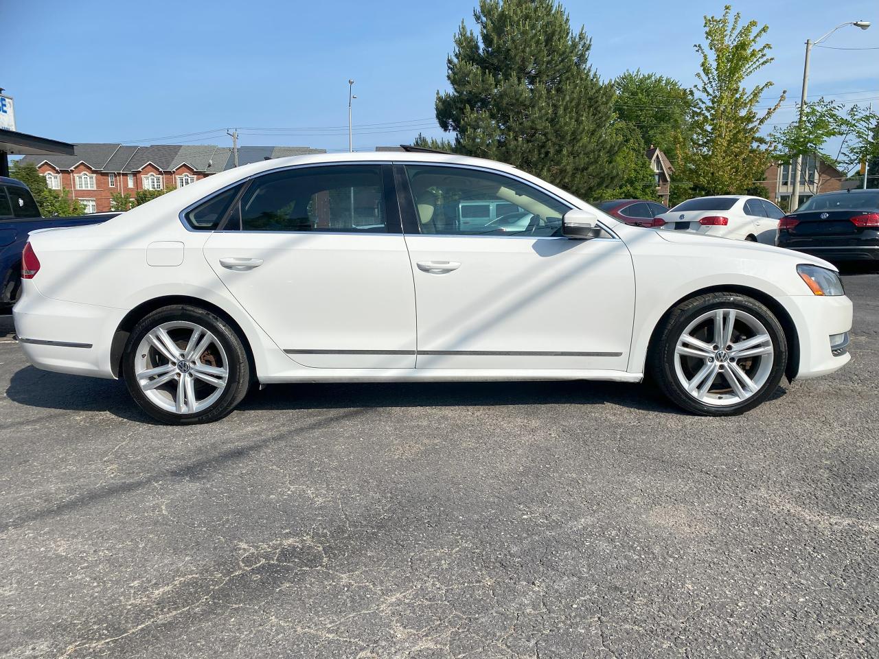 2013 Volkswagen Passat Diesel/Highline/Automatic DSG/Leather/Roof/Navi - Photo #5