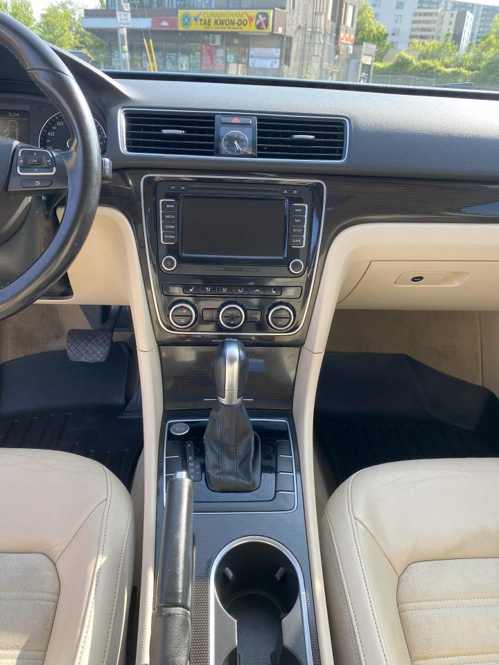 2013 Volkswagen Passat Diesel/Highline/Automatic DSG/Leather/Roof/Navi - Photo #14
