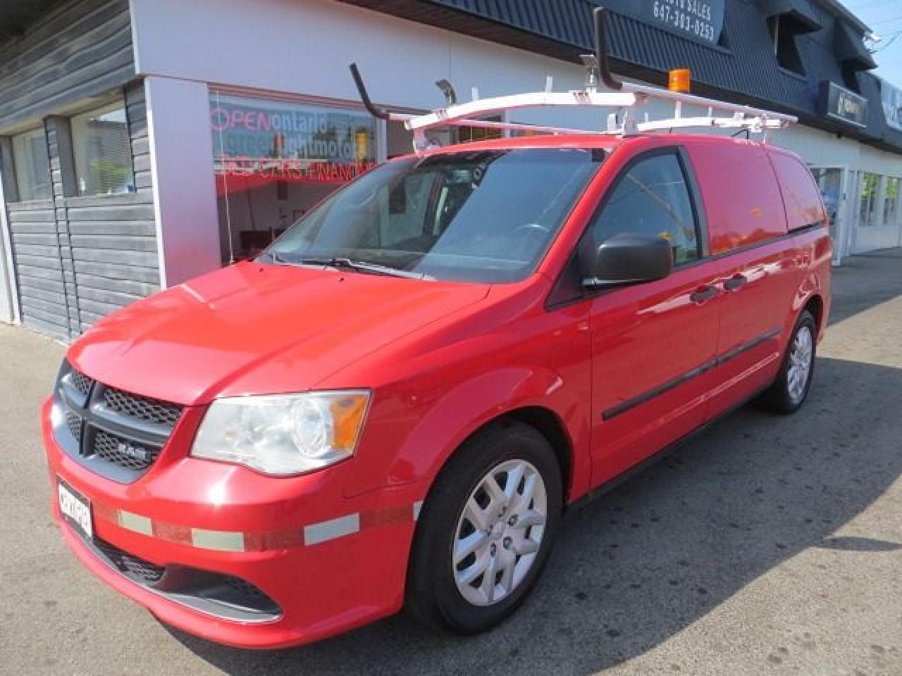 2015 RAM Cargo Van CERTIFIED, LOW KM, SHELVES, PWR INVERTER, RACKS - Photo #2