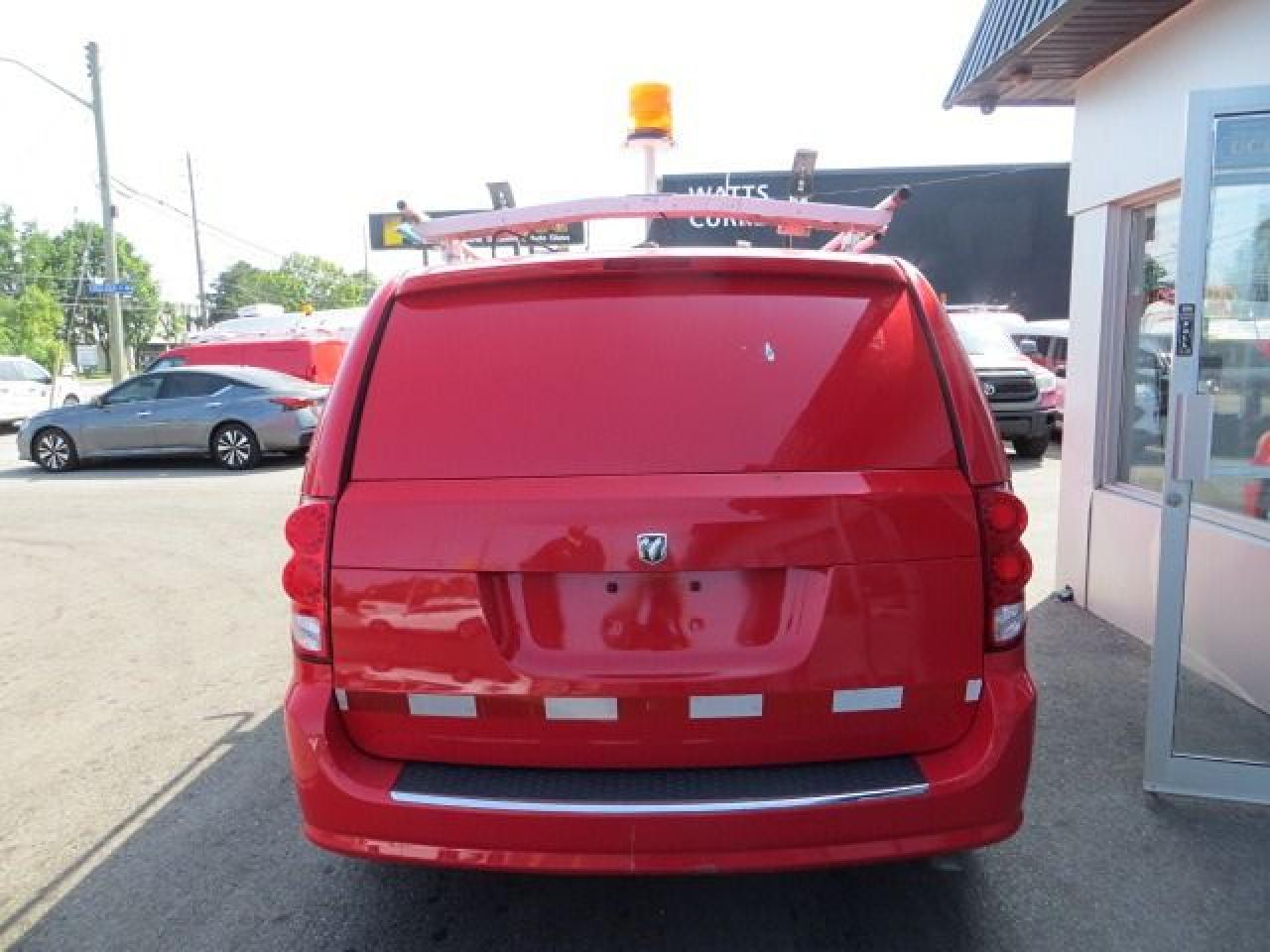 2015 RAM Cargo Van CERTIFIED, LOW KM, SHELVES, PWR INVERTER, RACKS - Photo #6