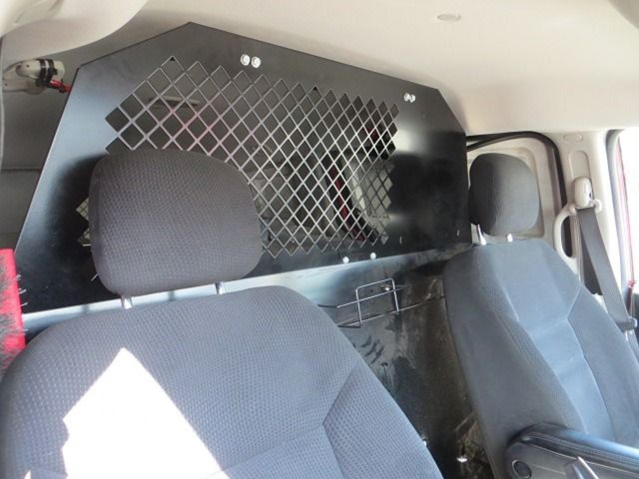 2015 RAM Cargo Van CERTIFIED, LOW KM, SHELVES, PWR INVERTER, RACKS - Photo #10