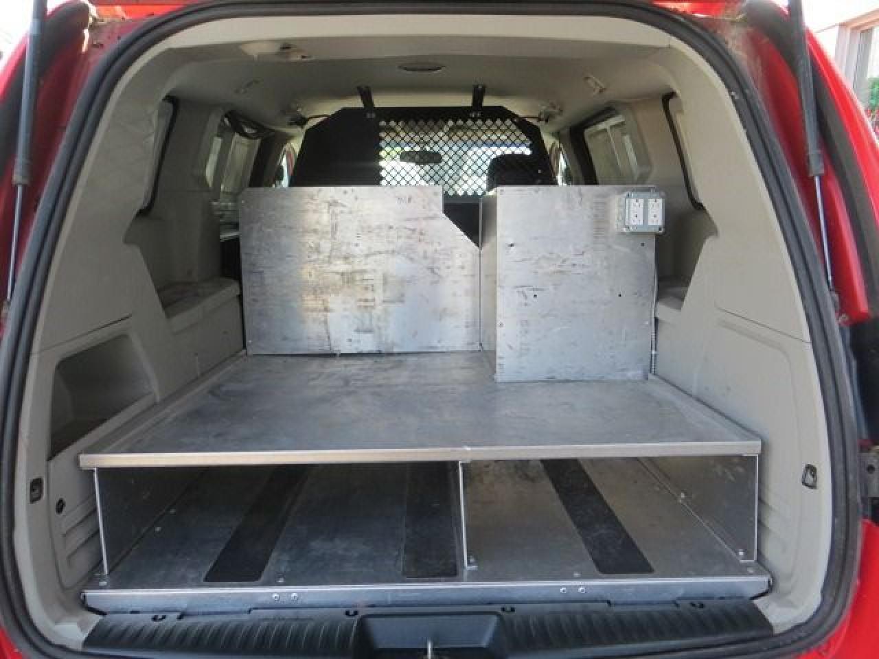 2015 RAM Cargo Van CERTIFIED, LOW KM, SHELVES, PWR INVERTER, RACKS - Photo #14