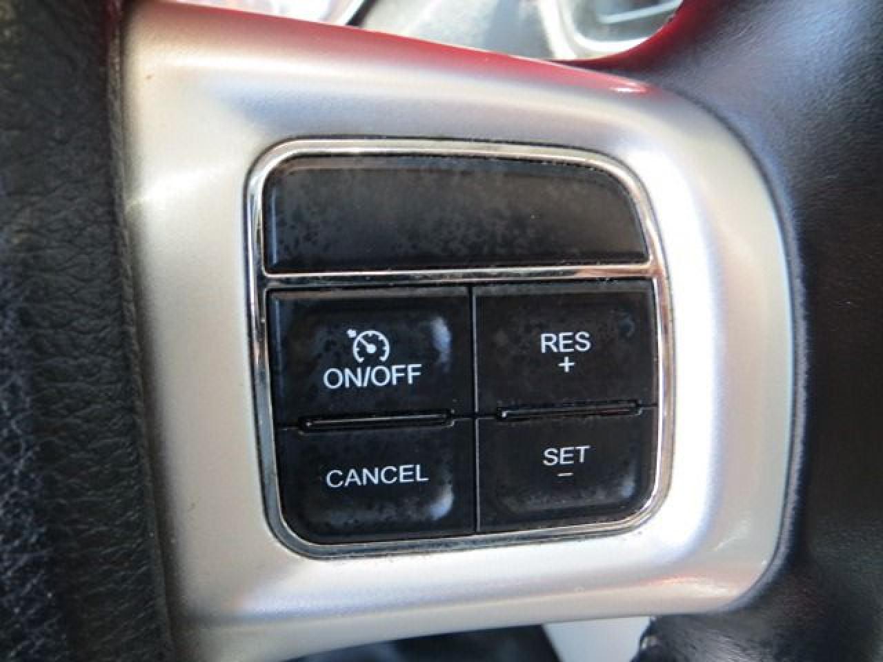 2015 RAM Cargo Van CERTIFIED, LOW KM, SHELVES, PWR INVERTER, RACKS - Photo #16