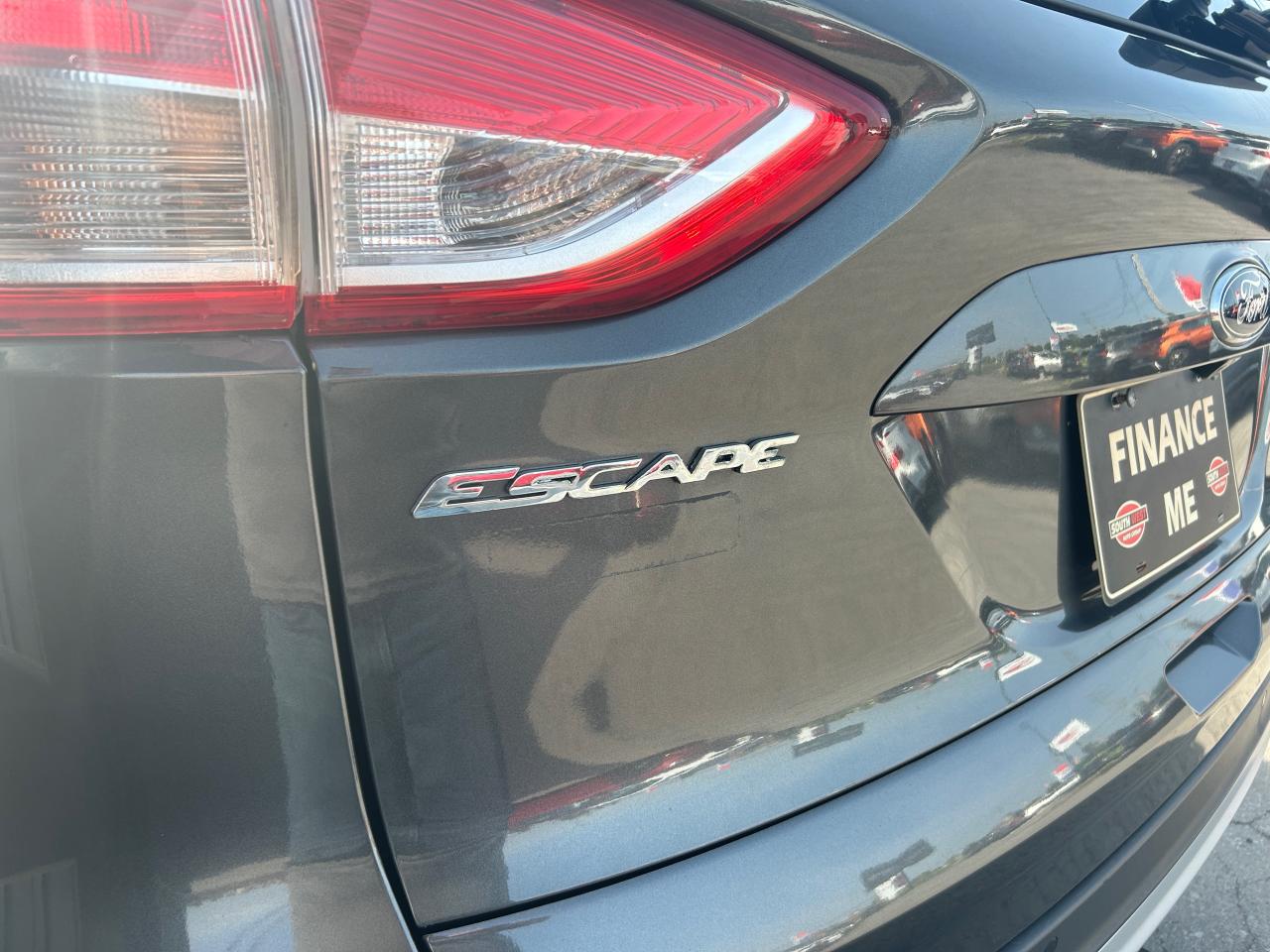 2015 Ford Escape SE - Photo #15