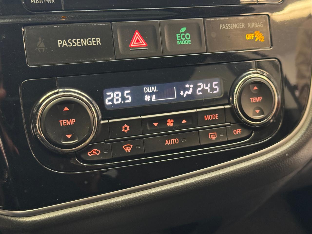 2016 Mitsubishi Outlander EX AWD V6 7 Passenger+sunroof+New Brakes+Tires Photo