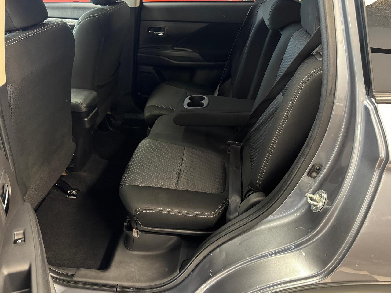 2016 Mitsubishi Outlander EX AWD V6 7 Passenger+sunroof+New Brakes+Tires Photo