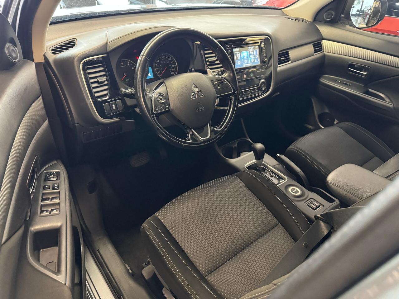 2016 Mitsubishi Outlander EX AWD V6 7 Passenger+sunroof+New Brakes+Tires Photo