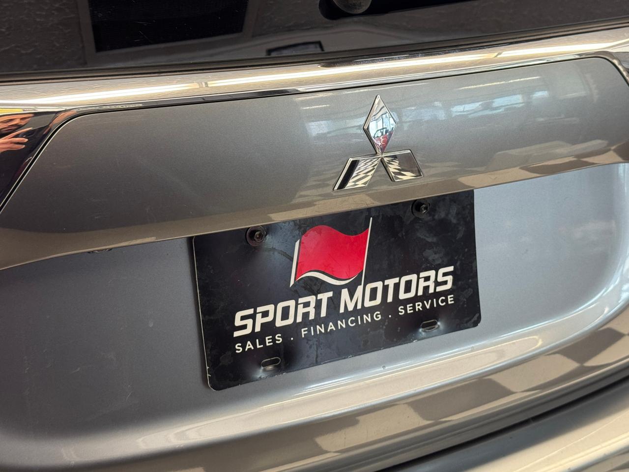 2016 Mitsubishi Outlander EX AWD V6 7 Passenger+sunroof+New Brakes+Tires Photo