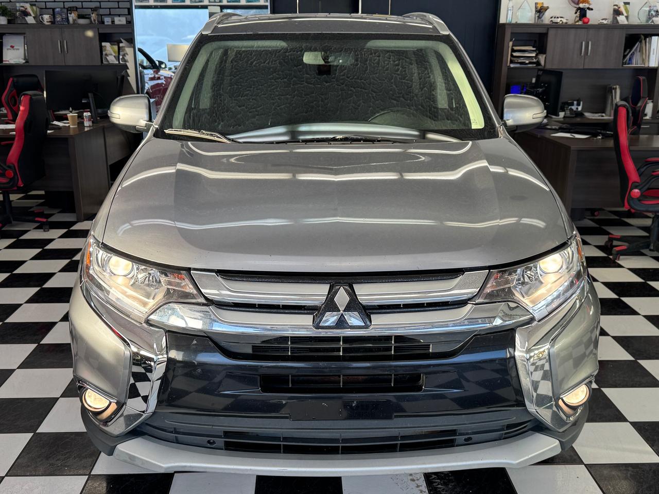 2016 Mitsubishi Outlander EX AWD V6 7 Passenger+sunroof+New Brakes+Tires Photo