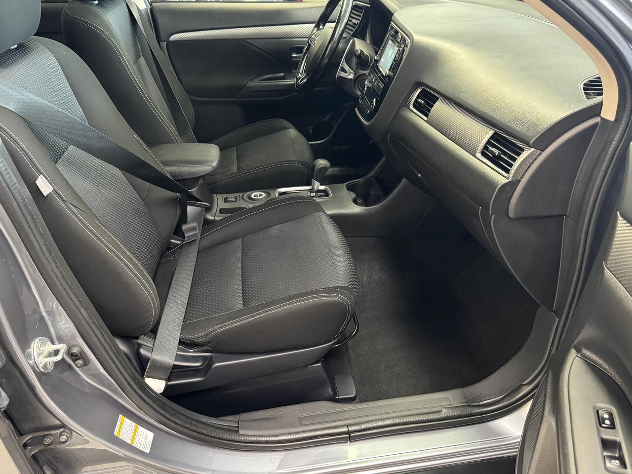 2016 Mitsubishi Outlander EX AWD V6 7 Passenger+sunroof+New Brakes+Tires Photo