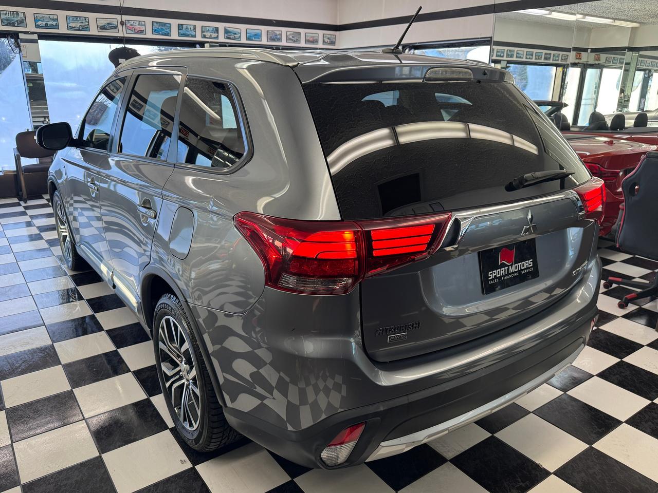 2016 Mitsubishi Outlander EX AWD V6 7 Passenger+sunroof+New Brakes+Tires Photo
