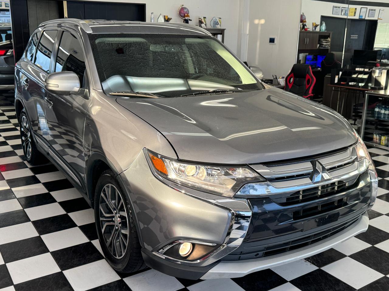 2016 Mitsubishi Outlander EX AWD V6 7 Passenger+sunroof+New Brakes+Tires Photo