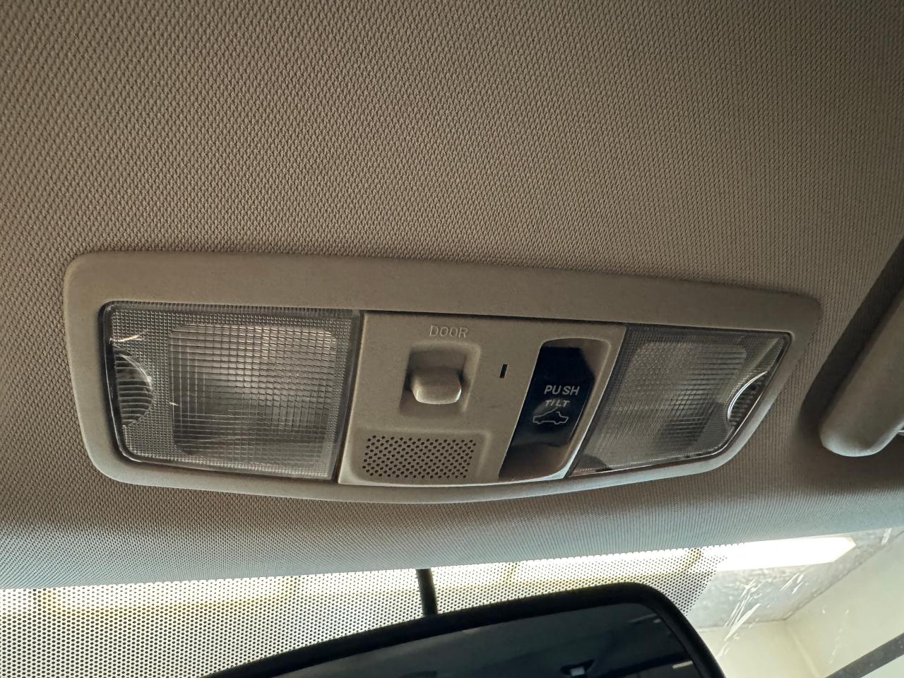 2016 Mitsubishi Outlander EX AWD V6 7 Passenger+sunroof+New Brakes+Tires Photo