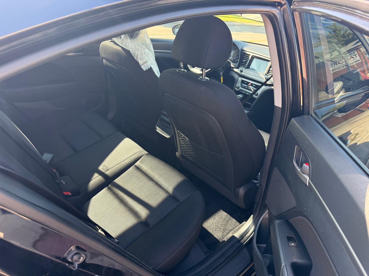 2018 Hyundai Elantra GL - Photo #19