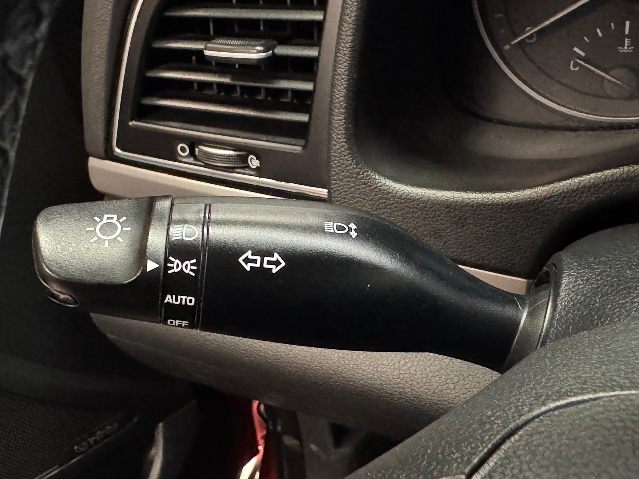 2017 Hyundai Elantra LIMITED+sunroof+GPS+ApplePlay+Heated Steering Photo