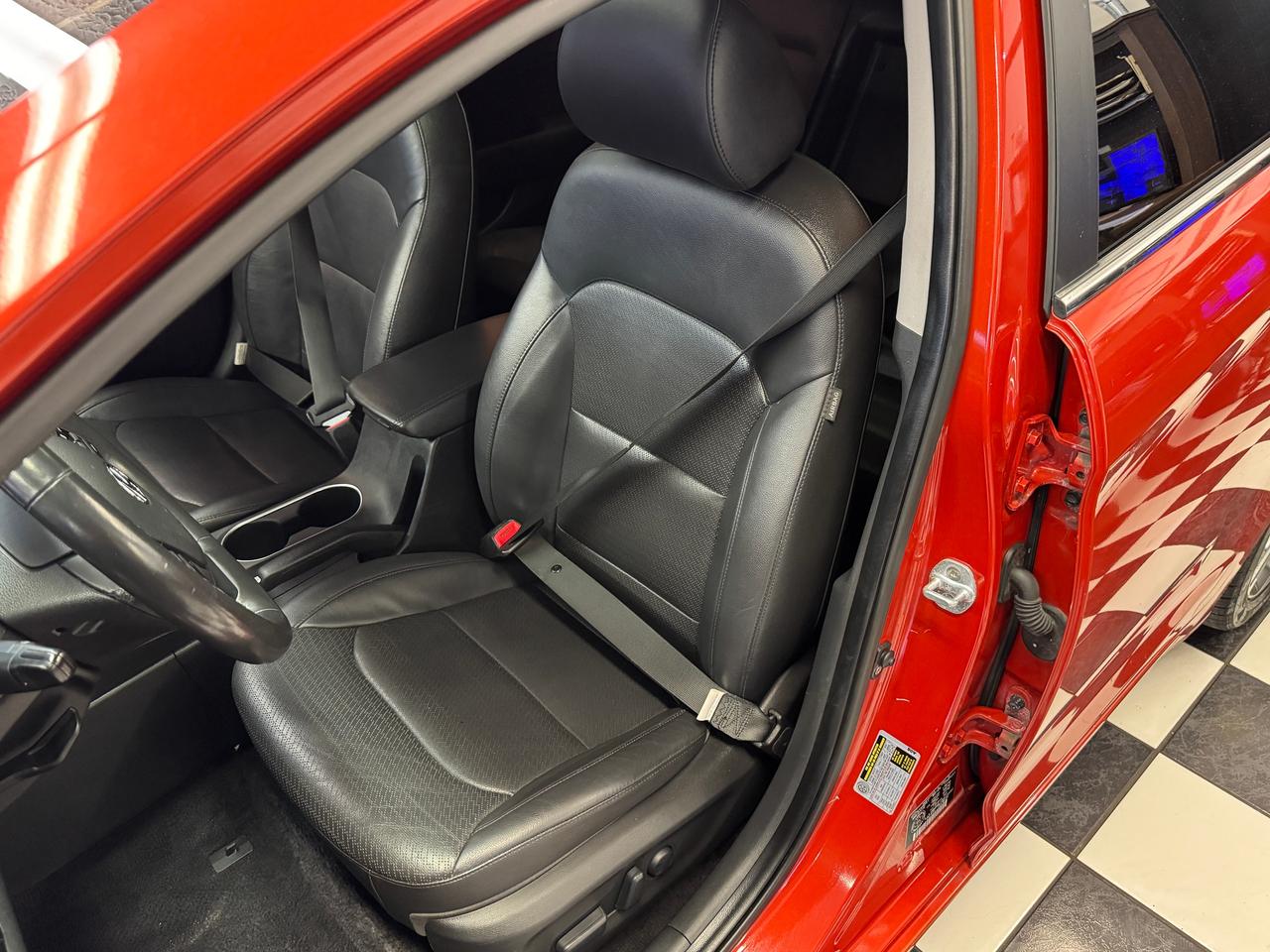 2017 Hyundai Elantra LIMITED+sunroof+GPS+ApplePlay+Heated Steering Photo