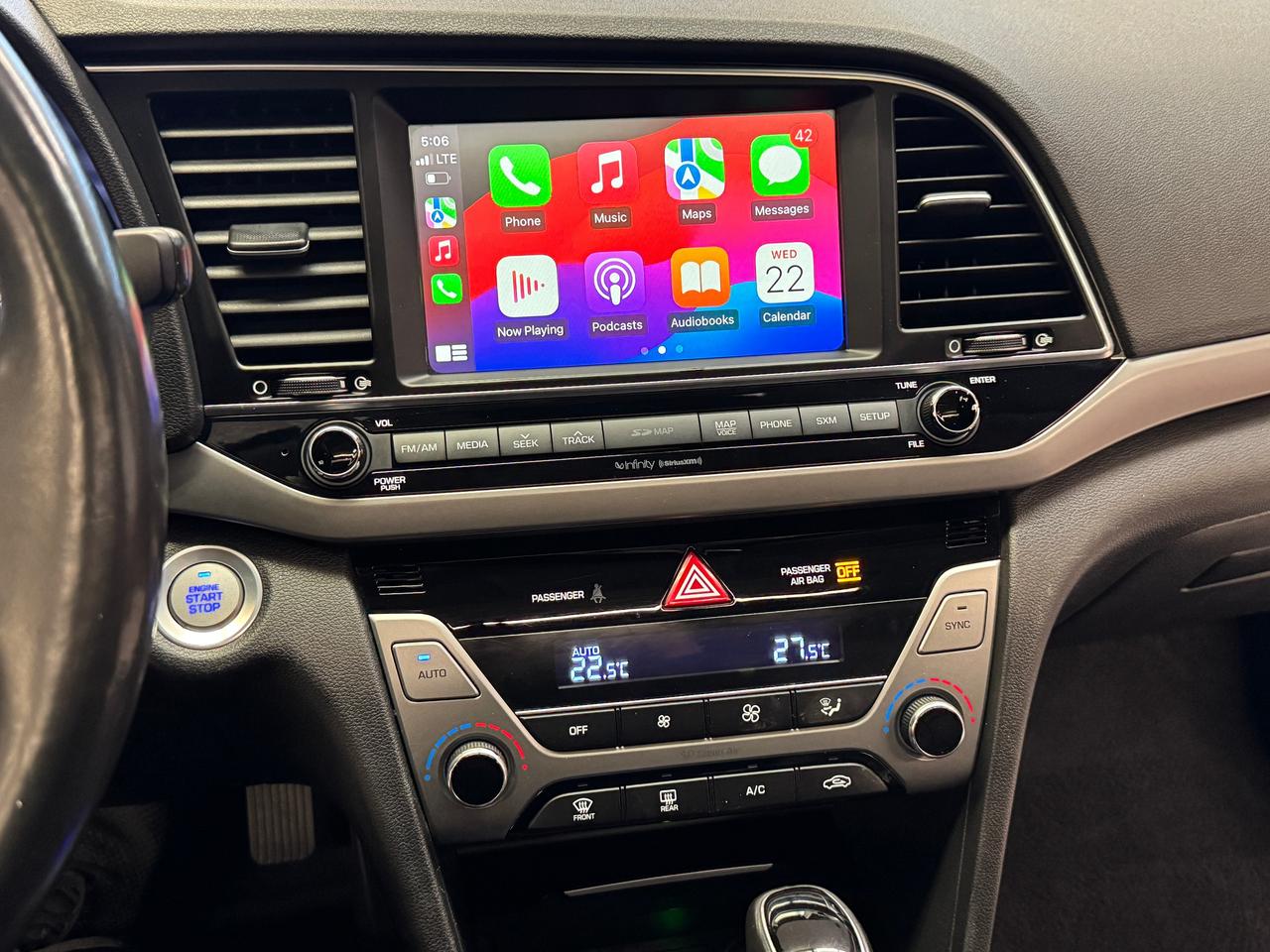 2017 Hyundai Elantra LIMITED+sunroof+GPS+ApplePlay+Heated Steering Photo