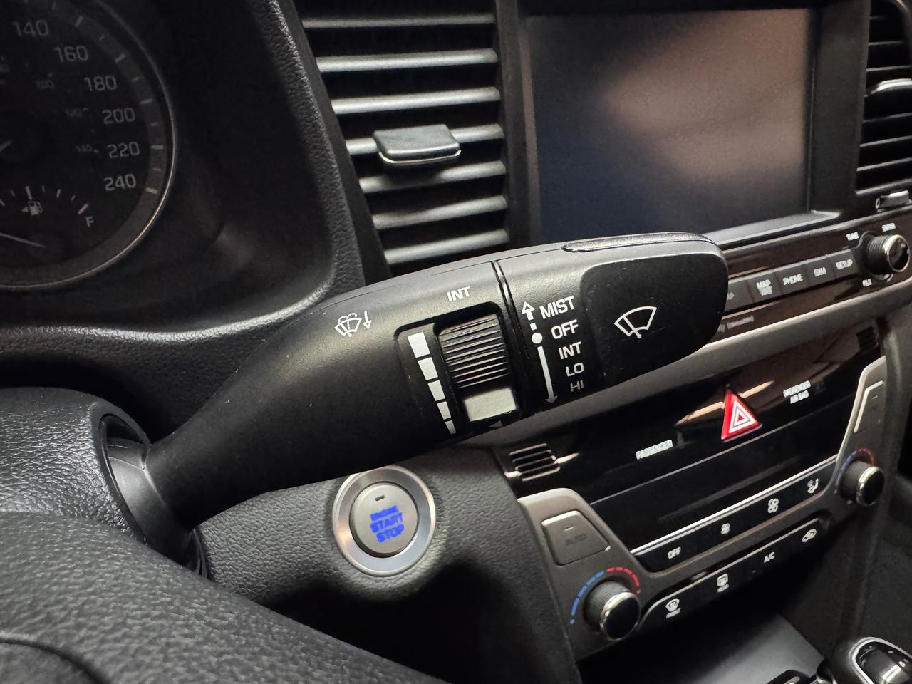 2017 Hyundai Elantra LIMITED+sunroof+GPS+ApplePlay+Heated Steering Photo