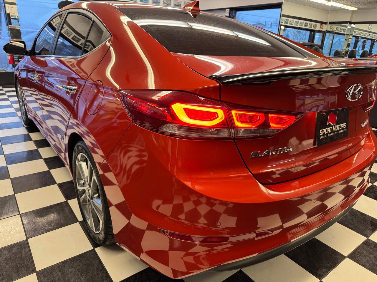 2017 Hyundai Elantra LIMITED+sunroof+GPS+ApplePlay+Heated Steering Photo