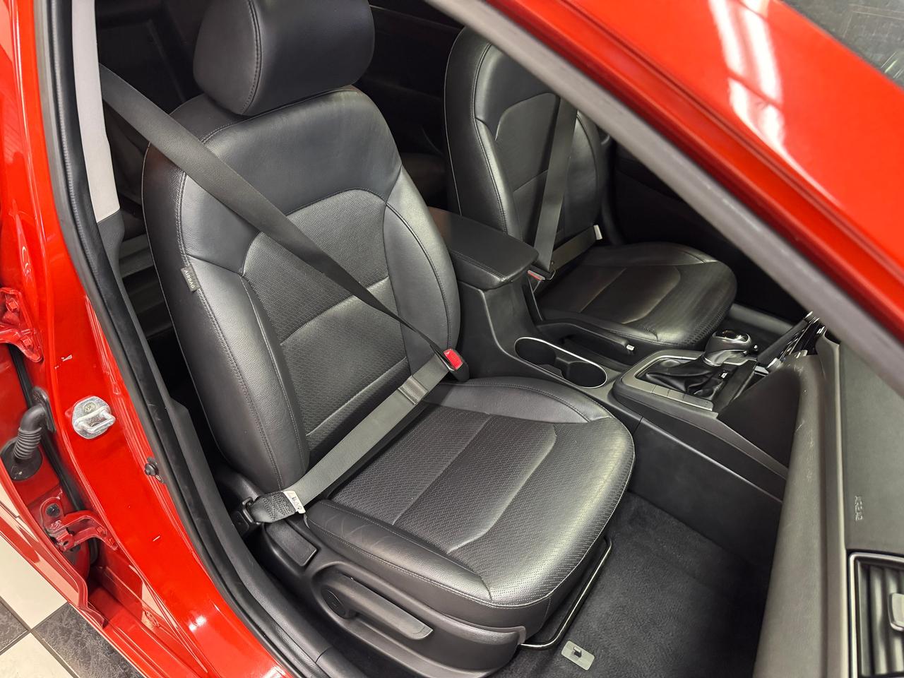 2017 Hyundai Elantra LIMITED+sunroof+GPS+ApplePlay+Heated Steering Photo