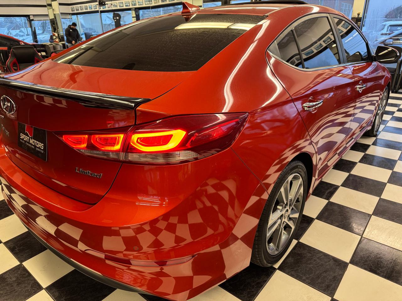 2017 Hyundai Elantra LIMITED+sunroof+GPS+ApplePlay+Heated Steering Photo