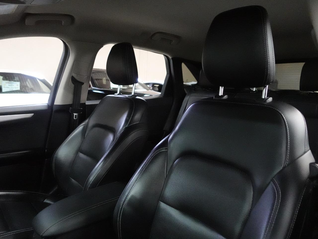 2020 Ford Escape SEL | AWD | Nav | Leather | Heated Seats | CarPlay
