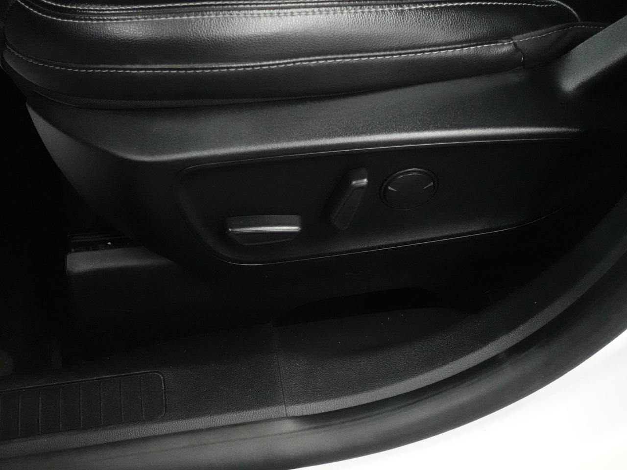 2020 Ford Escape SEL | AWD | Nav | Leather | Heated Seats | CarPlay