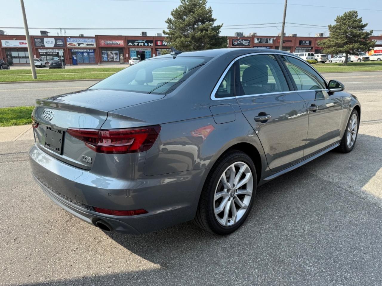 2018 Audi A4 2.0 TFSI quattro Progressiv - Photo #3