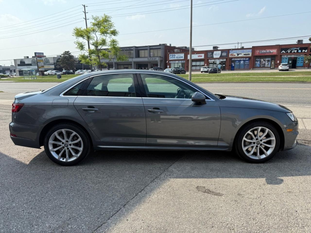 2018 Audi A4 2.0 TFSI quattro Progressiv - Photo #6