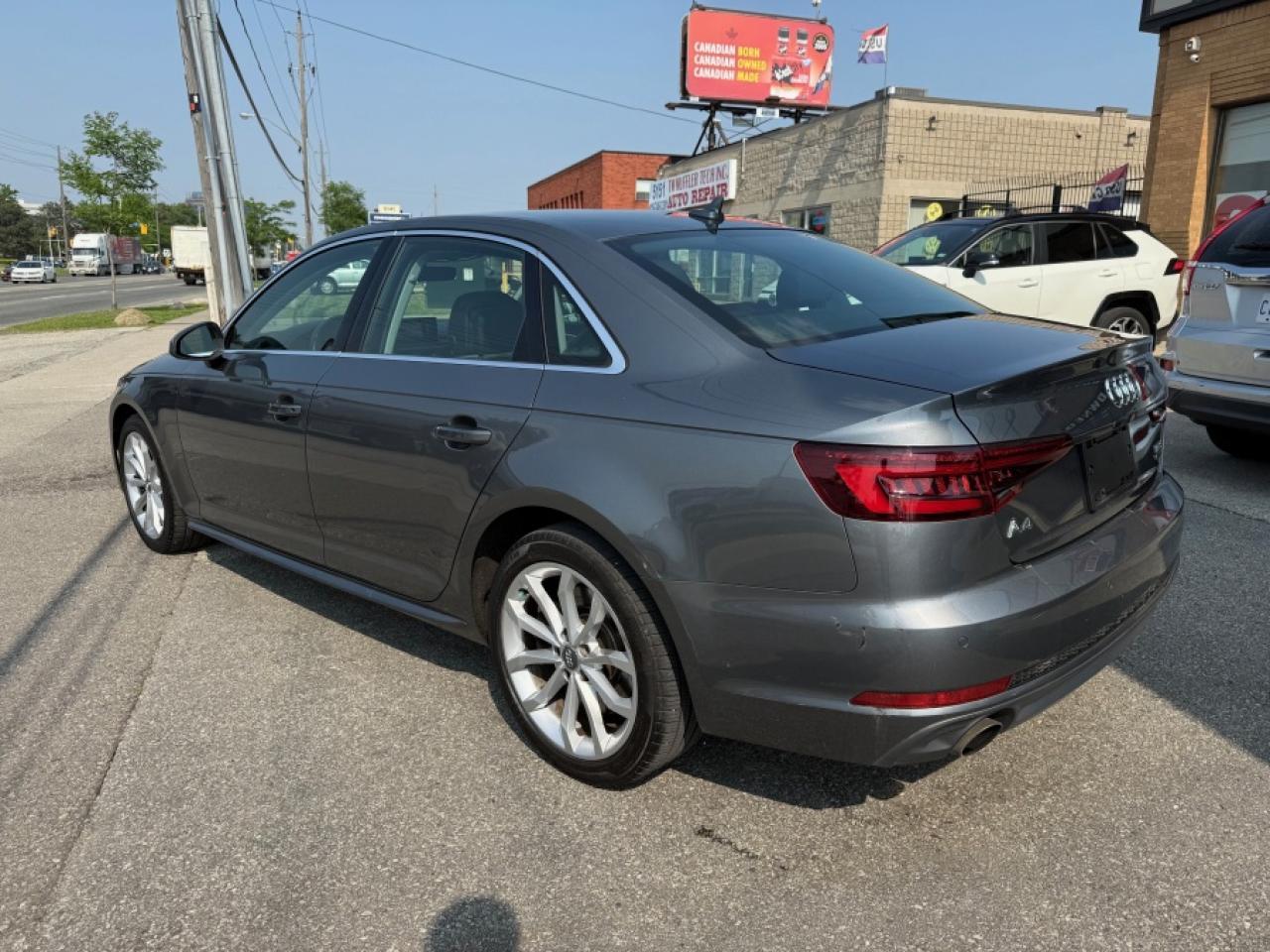 2018 Audi A4 2.0 TFSI quattro Progressiv - Photo #9