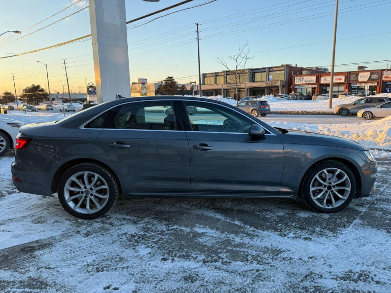2018 Audi A4 QUATTRO PROGRESSIV/ SUNROOF/ NAVIGATION/ REAR FRON - Photo #5