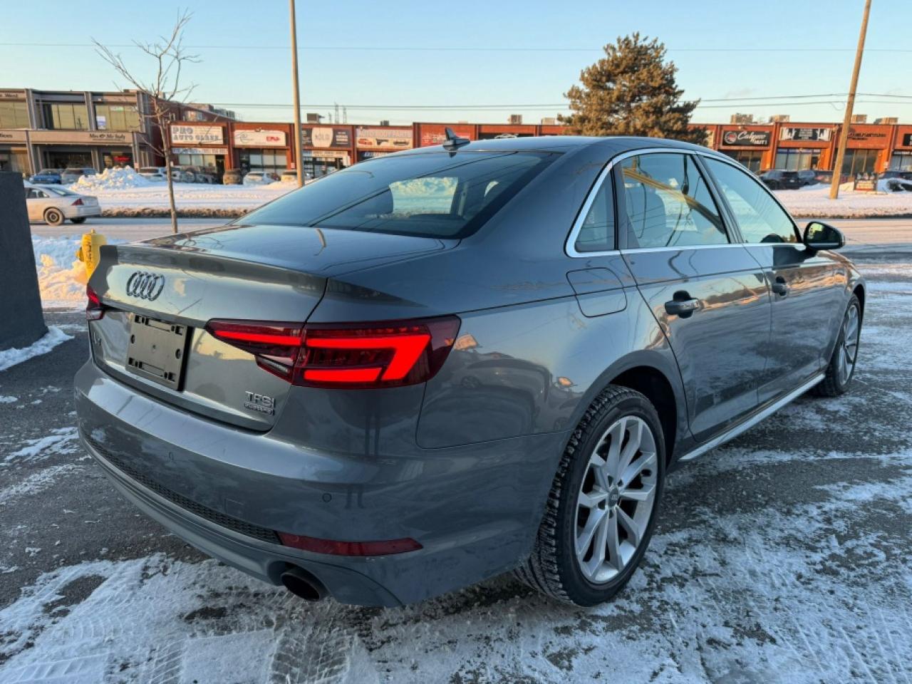 2018 Audi A4 QUATTRO PROGRESSIV/ SUNROOF/ NAVIGATION/ REAR FRON - Photo #6