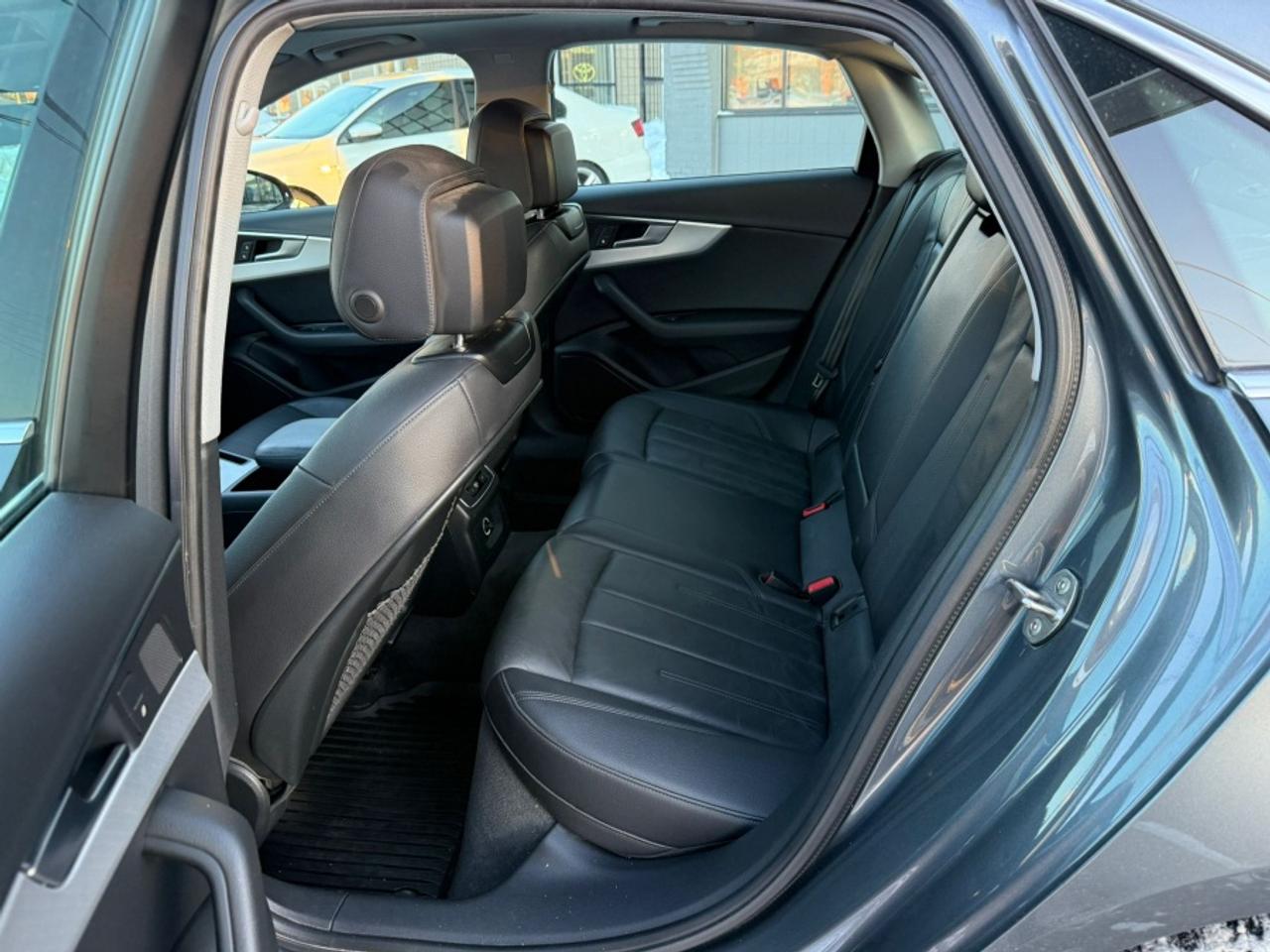 2018 Audi A4 QUATTRO PROGRESSIV/ SUNROOF/ NAVIGATION/ REAR FRON - Photo #22