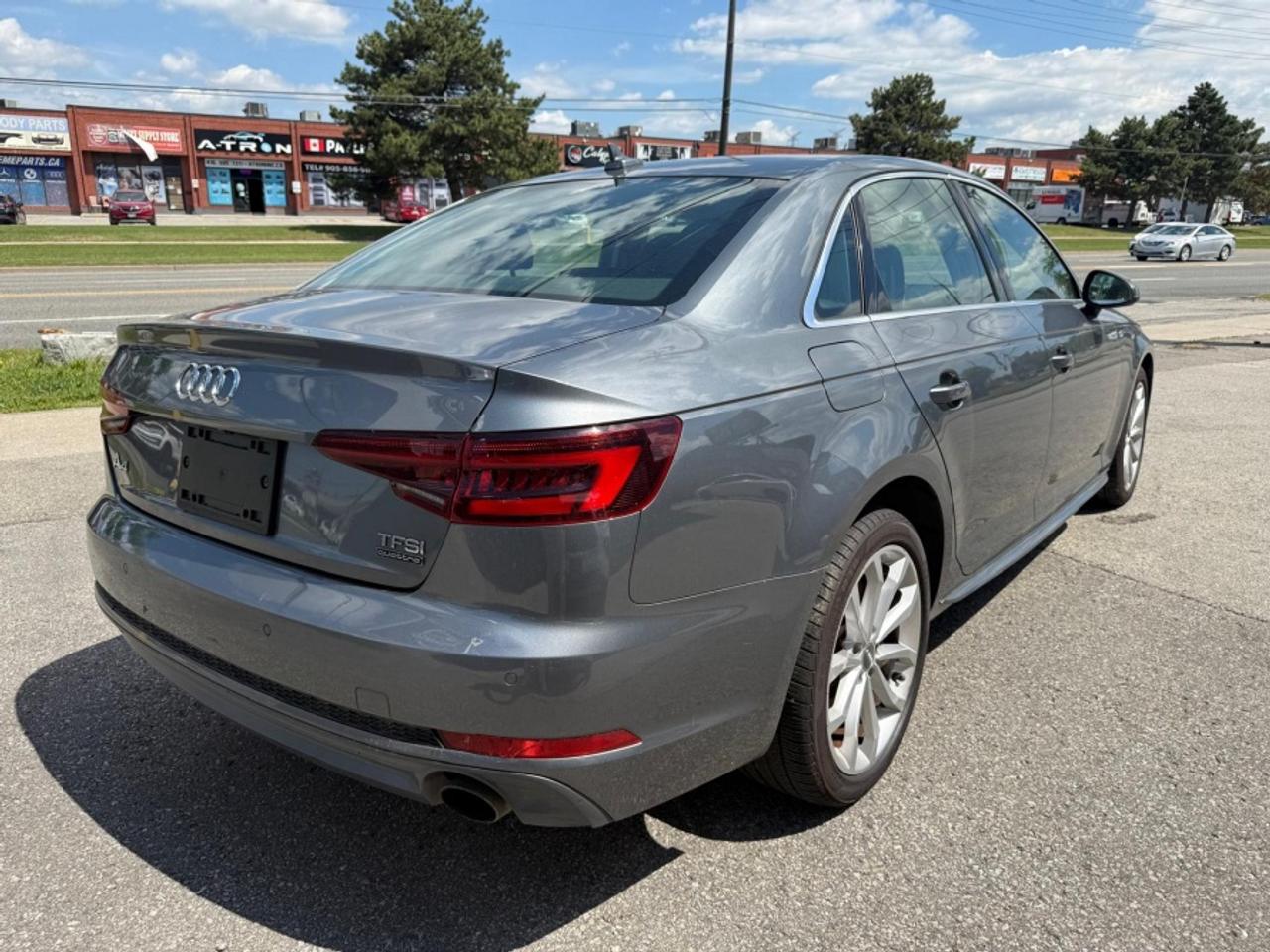 2018 Audi A4 QUATTRO PROGRESSIV/ SUNROOF/ NAVIGATION/ REAR CAM - Photo #5
