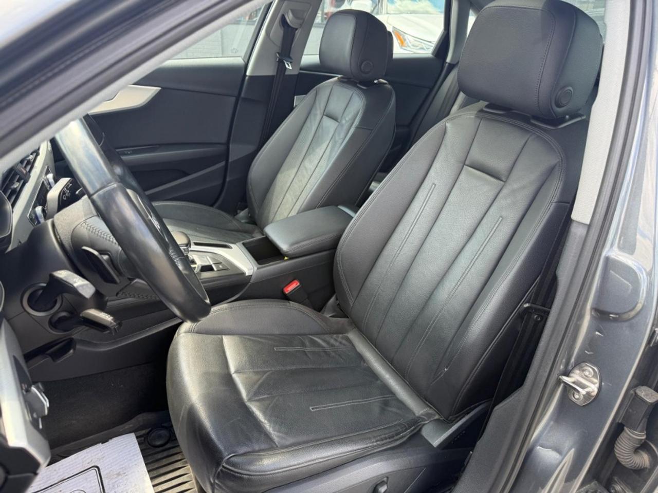 2018 Audi A4 QUATTRO PROGRESSIV/ SUNROOF/ NAVIGATION/ REAR CAM Photo