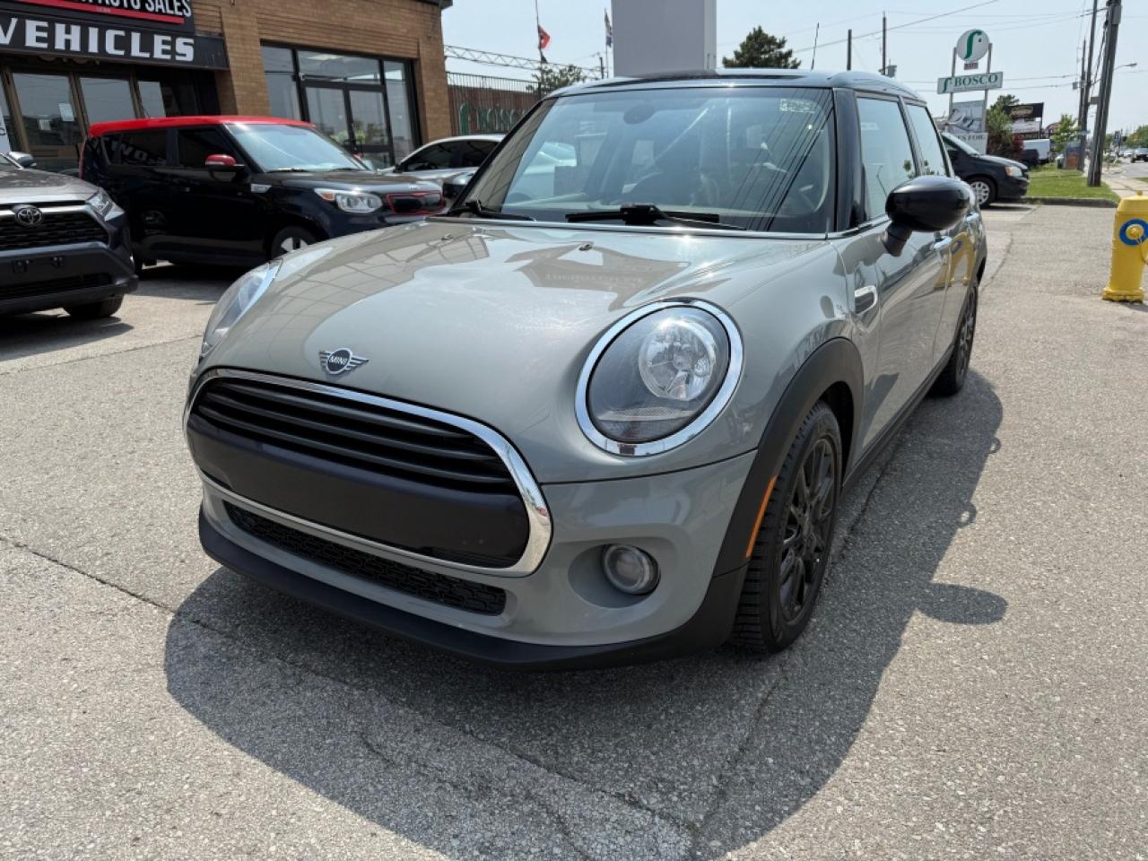 2021 MINI HARDTOP 4 DOOR COOPER/LEATHER/NAVIGATION/SUNROOF/AUTO - Photo #3