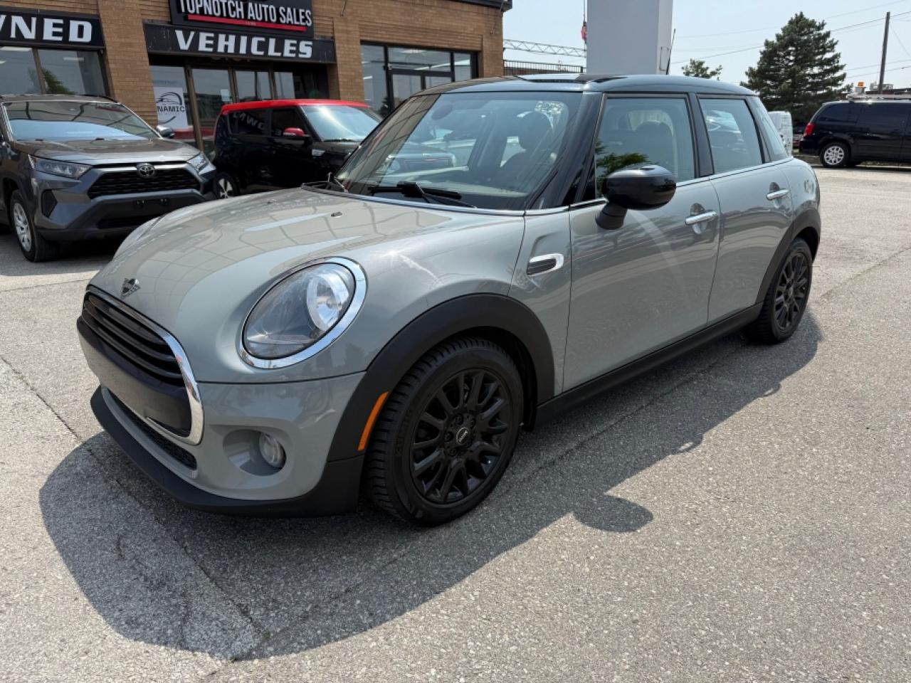 2021 MINI HARDTOP 4 DOOR COOPER/LEATHER/NAVIGATION/SUNROOF/AUTO - Photo #8