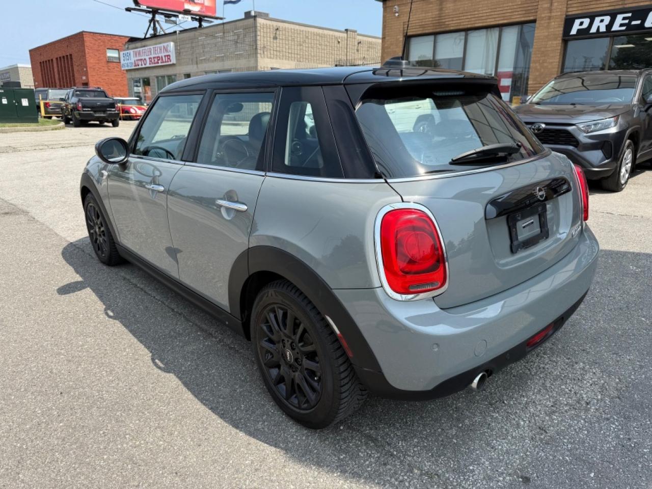 2021 MINI HARDTOP 4 DOOR COOPER/LEATHER/NAVIGATION/SUNROOF/AUTO - Photo #9