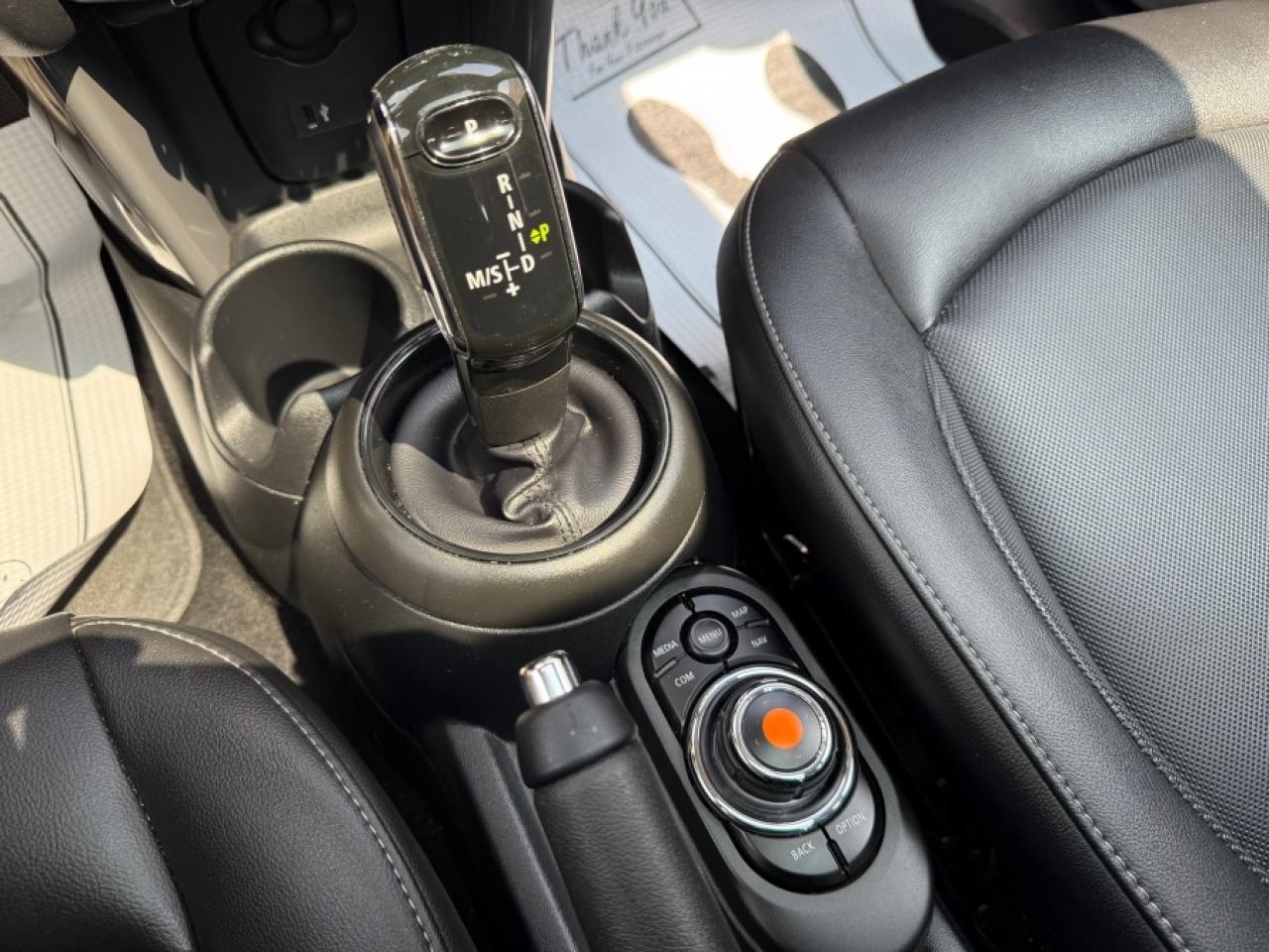 2021 MINI HARDTOP 4 DOOR COOPER/LEATHER/NAVIGATION/SUNROOF/AUTO - Photo #20