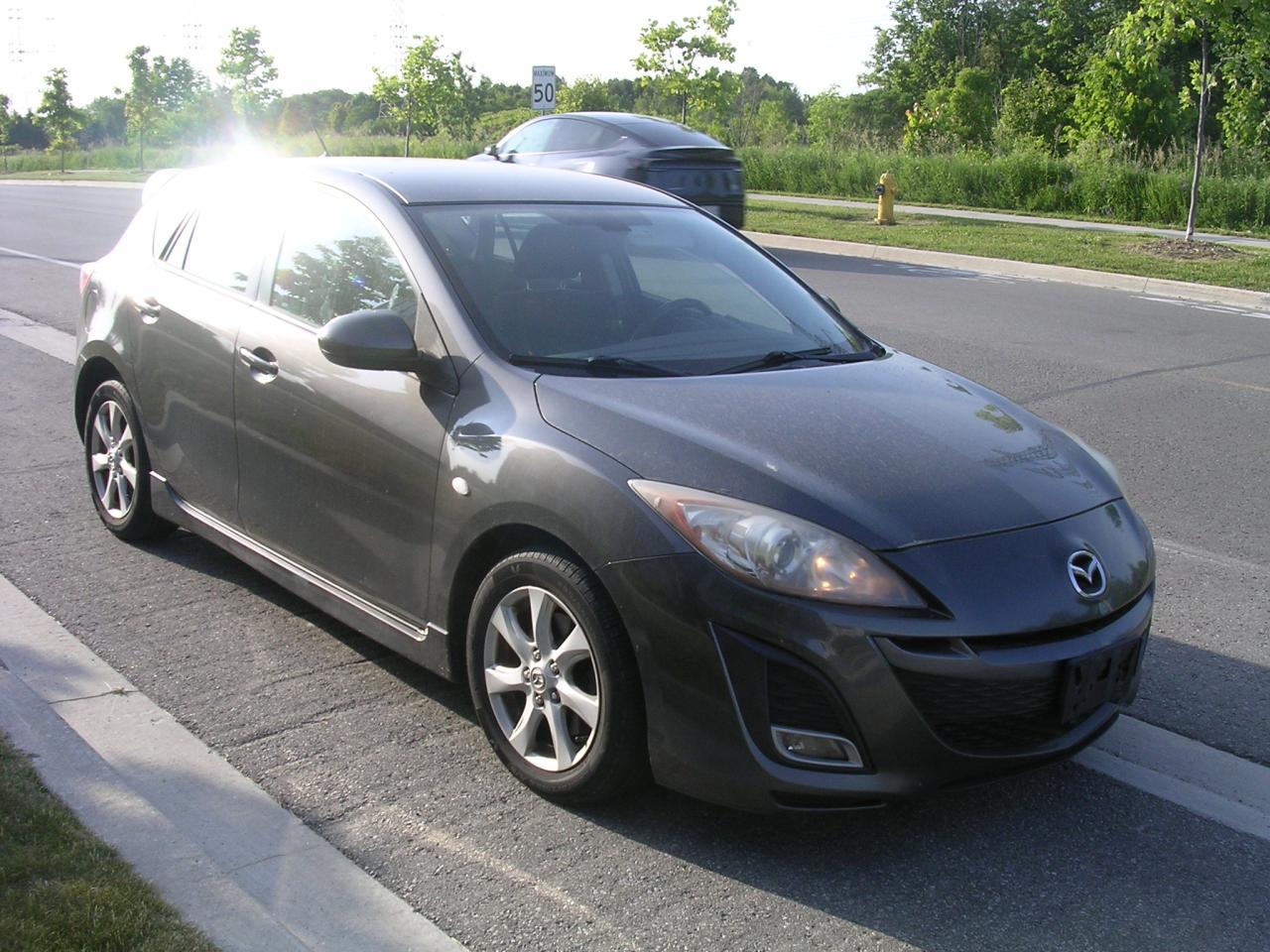 2010 Mazda MAZDA3 GS - Photo #2
