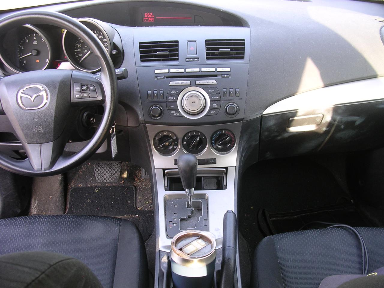 2010 Mazda MAZDA3 GS - Photo #7