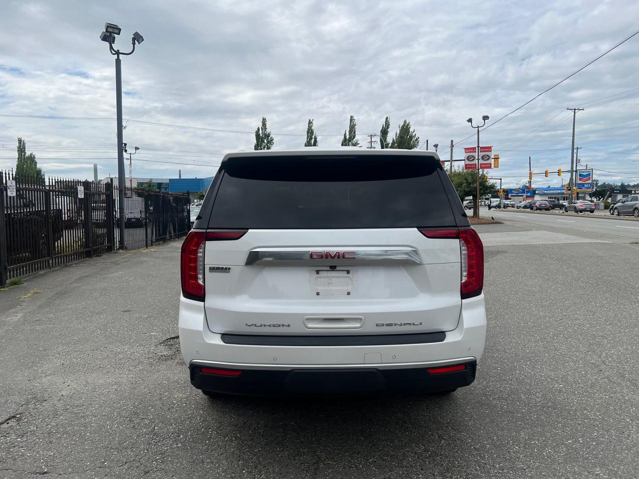 2021 GMC Yukon XL Denali Photo6