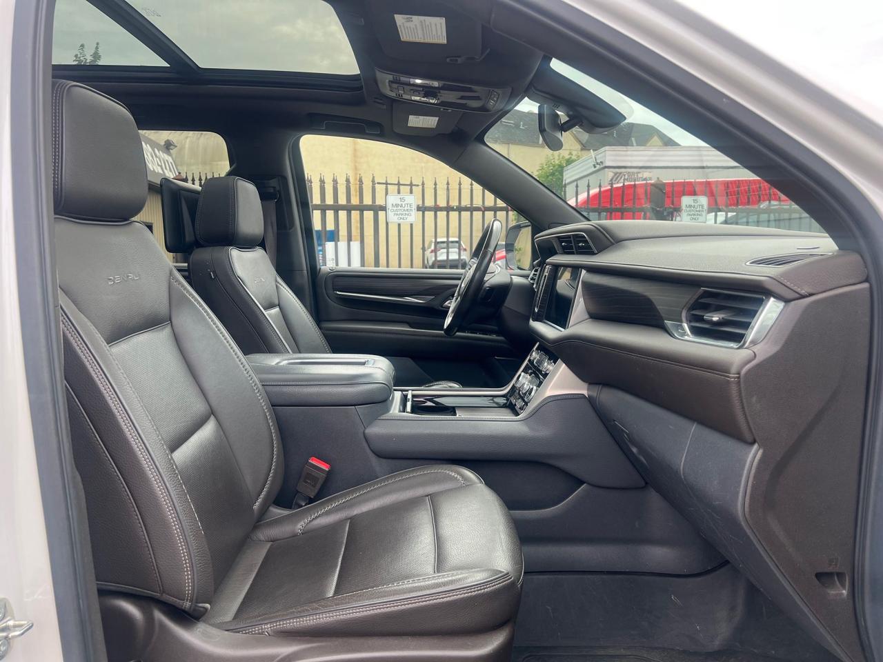 2021 GMC Yukon XL Denali Photo10