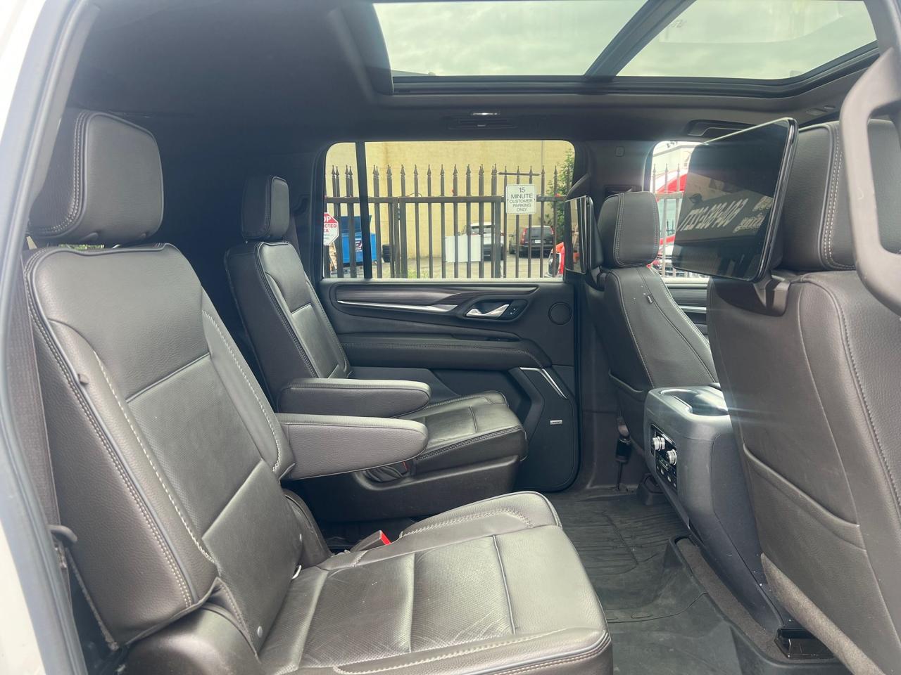 2021 GMC Yukon XL Denali Photo11