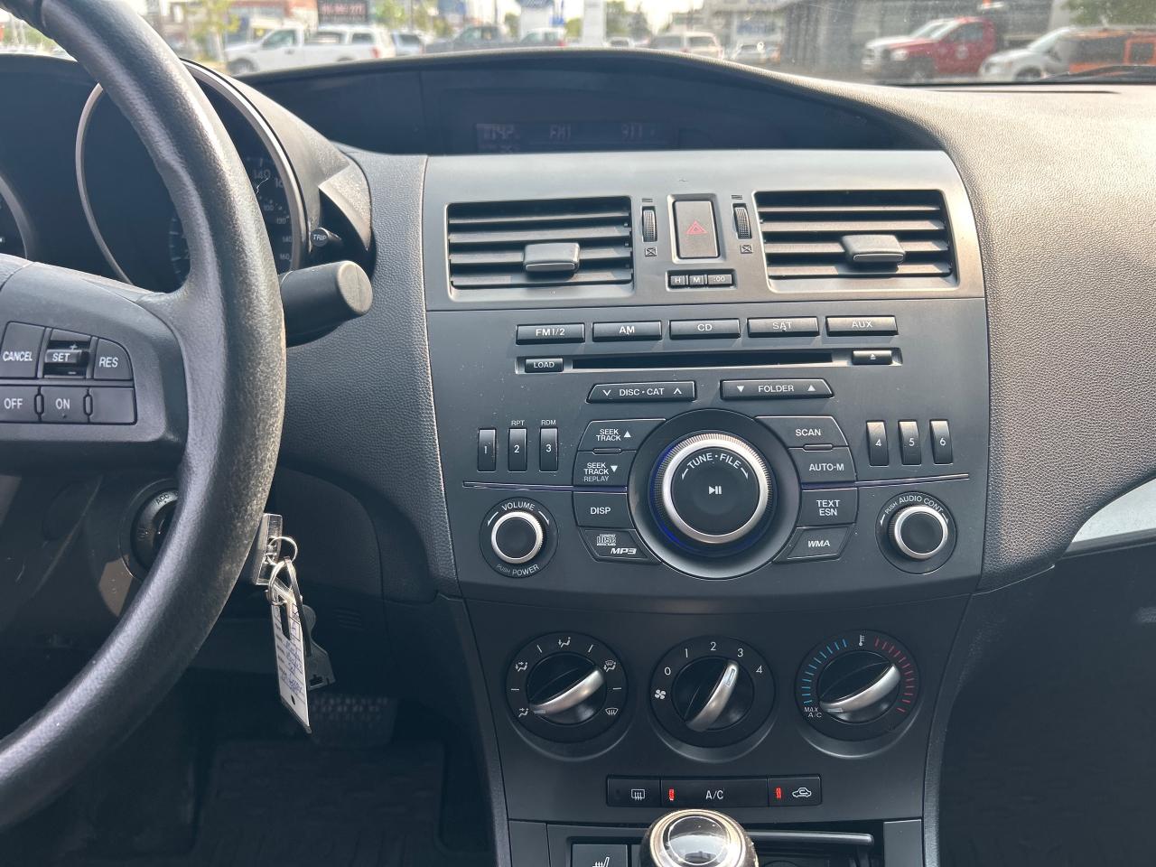 2012 Mazda MAZDA3 GS at Photo