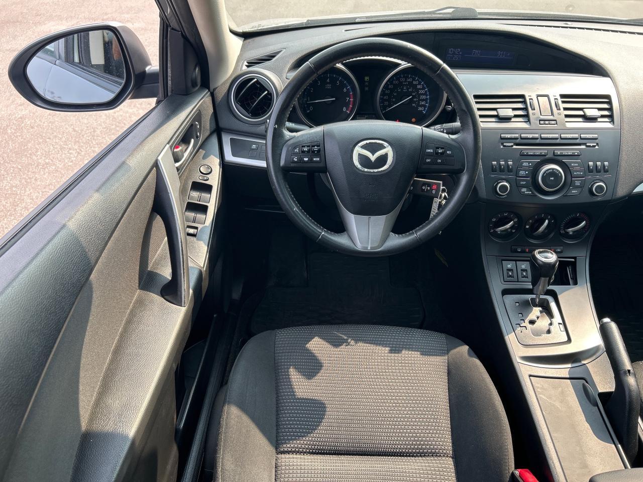 2012 Mazda MAZDA3 GS at Photo
